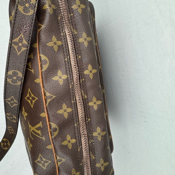 LOUIS VUITTON Nile Crossbody Bag Monogram Canvas - Picture 11 of 16